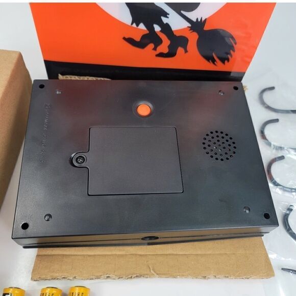 NEW PR3673 Hallmark Hauntington Cackling Witch Luminary - Picture 13 of 13